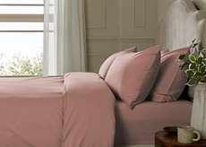 Percale vs Sateen Bed Sheets: How Weave Affects Comfort, Cooling, and Durability